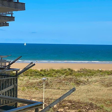 Piso Primera Linea de Playa Laredo Exterior foto