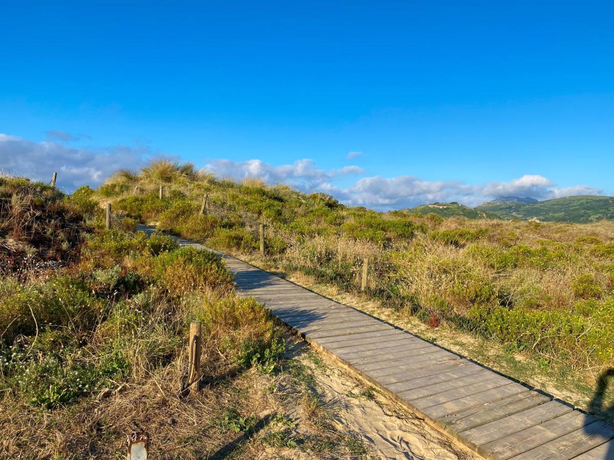 Piso Primera Linea de Playa Laredo Exterior foto